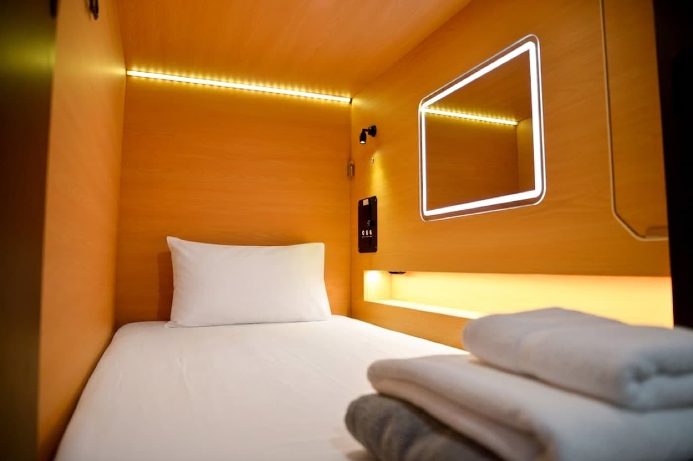 Ownly capsule floor, view 20